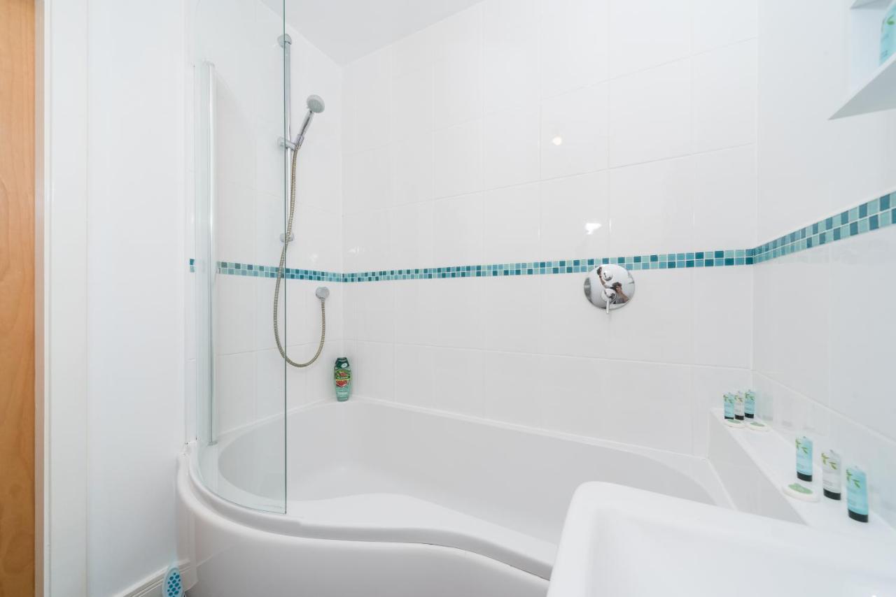 City Centre Posh Parlour Gated Parking 1Bed Wifi Кінгстон-апон-Галл Екстер'єр фото