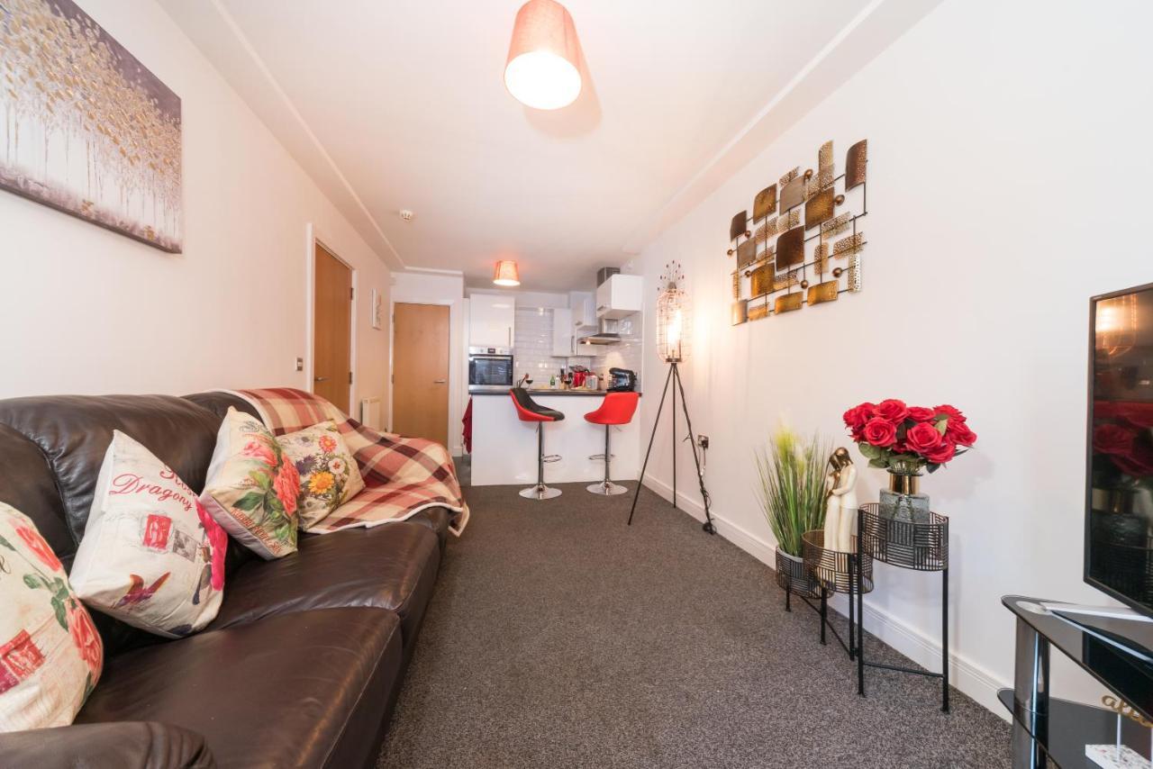 City Centre Posh Parlour Gated Parking 1Bed Wifi Кінгстон-апон-Галл Екстер'єр фото
