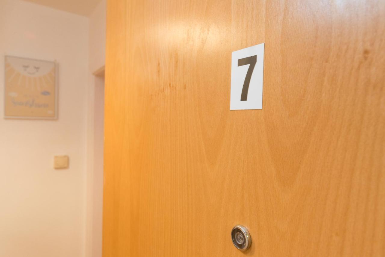 City Centre Posh Parlour Gated Parking 1Bed Wifi Кінгстон-апон-Галл Екстер'єр фото