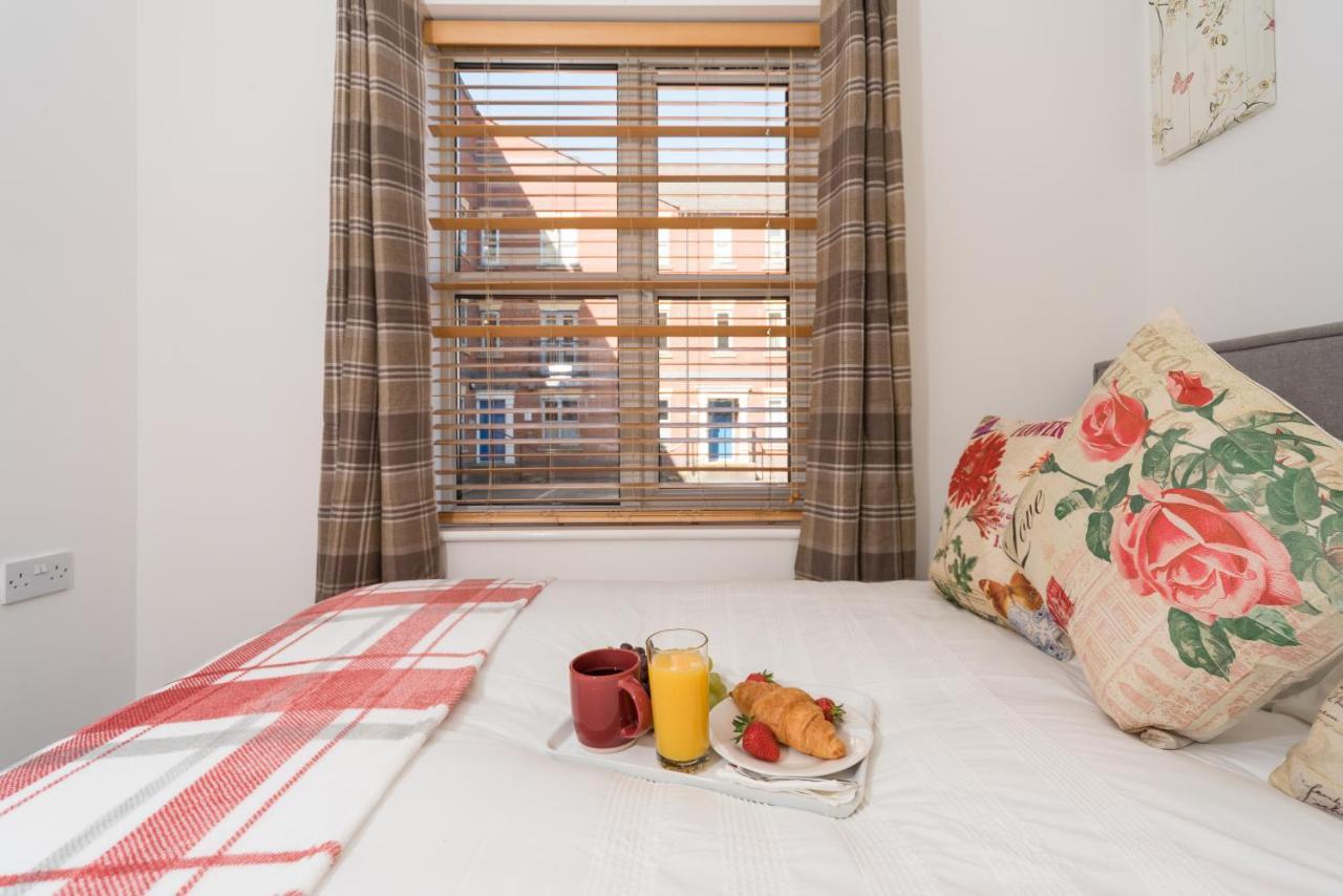 City Centre Posh Parlour Gated Parking 1Bed Wifi Кінгстон-апон-Галл Екстер'єр фото