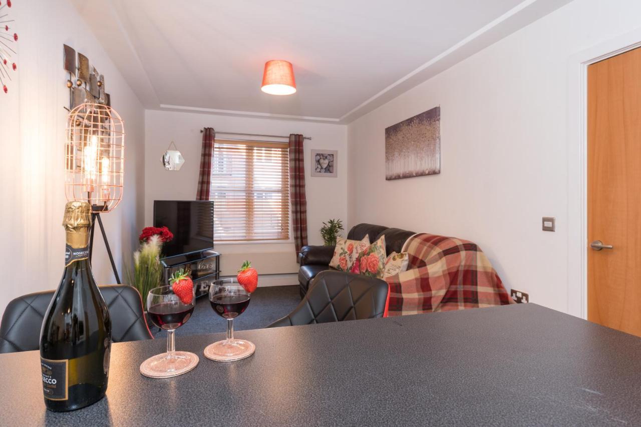 City Centre Posh Parlour Gated Parking 1Bed Wifi Кінгстон-апон-Галл Екстер'єр фото